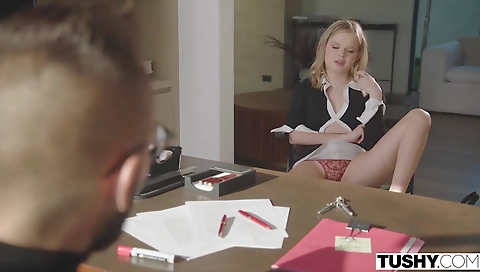 Smoking hot blonde candl is an anal slut