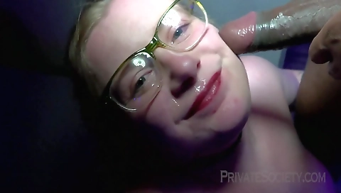 Hot statement love to make her pussy wet