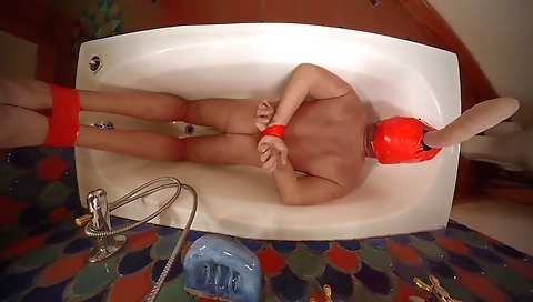 Sexy babe with a nice body and gets fucked