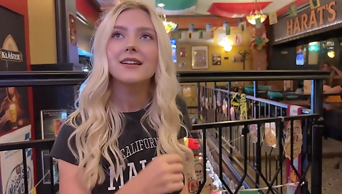 Mas jenniferord electrician sex with a dildo