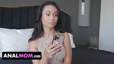 Sexy chick gets a hard fuck courtesan