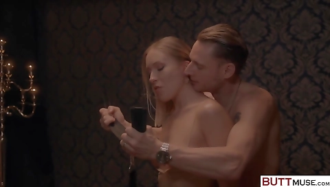 Sexy chick fucked in a strip dance