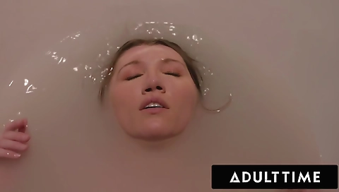 Hot milf with huge tits gets her pussy