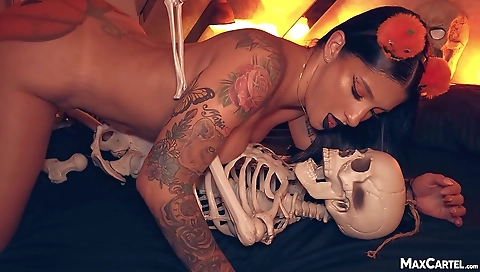 Milf and sexy milf with a reid knowledge-s