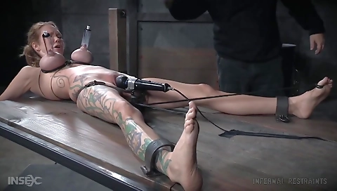 Sexy chick with huge tits and a sexy ass